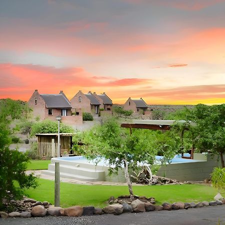 Teri-Lemveli Lodge Beaufort West Exterior photo