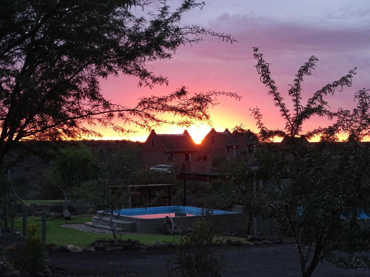 Teri-Lemveli Lodge Beaufort West Exterior photo