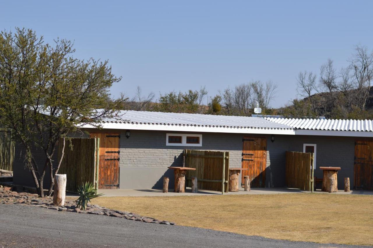 Teri-Lemveli Lodge Beaufort West Exterior photo